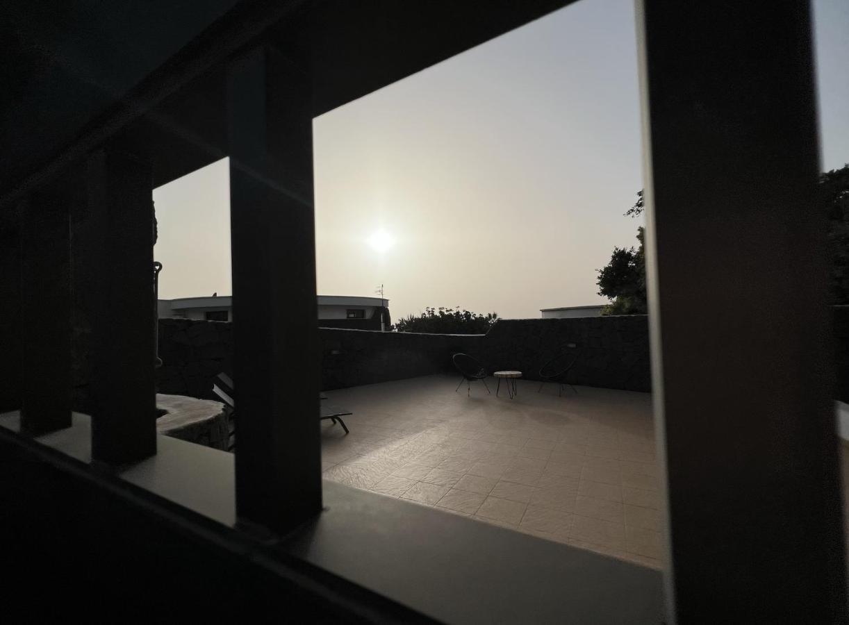 Bungalow Apartamento Sol Famara Bagian luar foto
