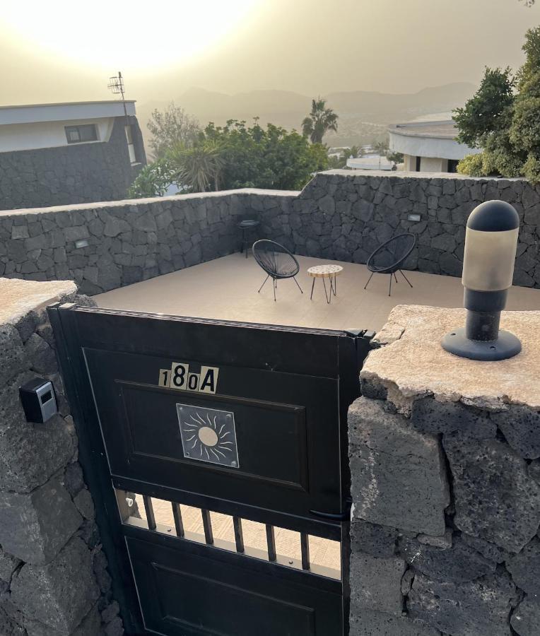 Bungalow Apartamento Sol Famara Bagian luar foto