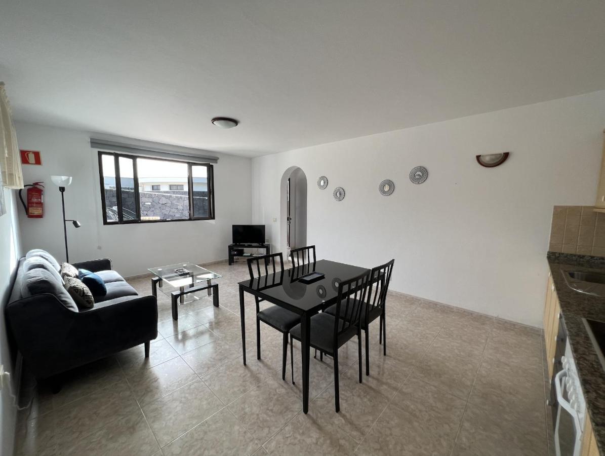 Bungalow Apartamento Sol Famara Bagian luar foto