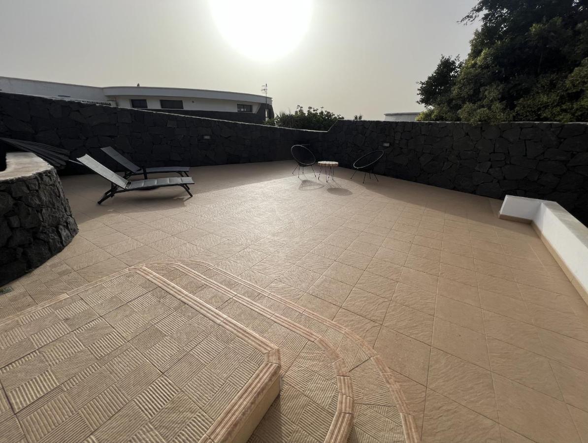 Bungalow Apartamento Sol Famara Bagian luar foto
